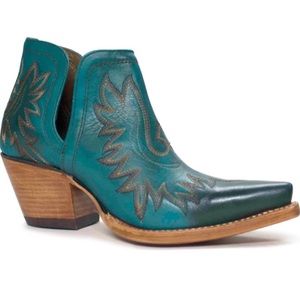 NWT Ariat Dixon short bootie- Agate 👢